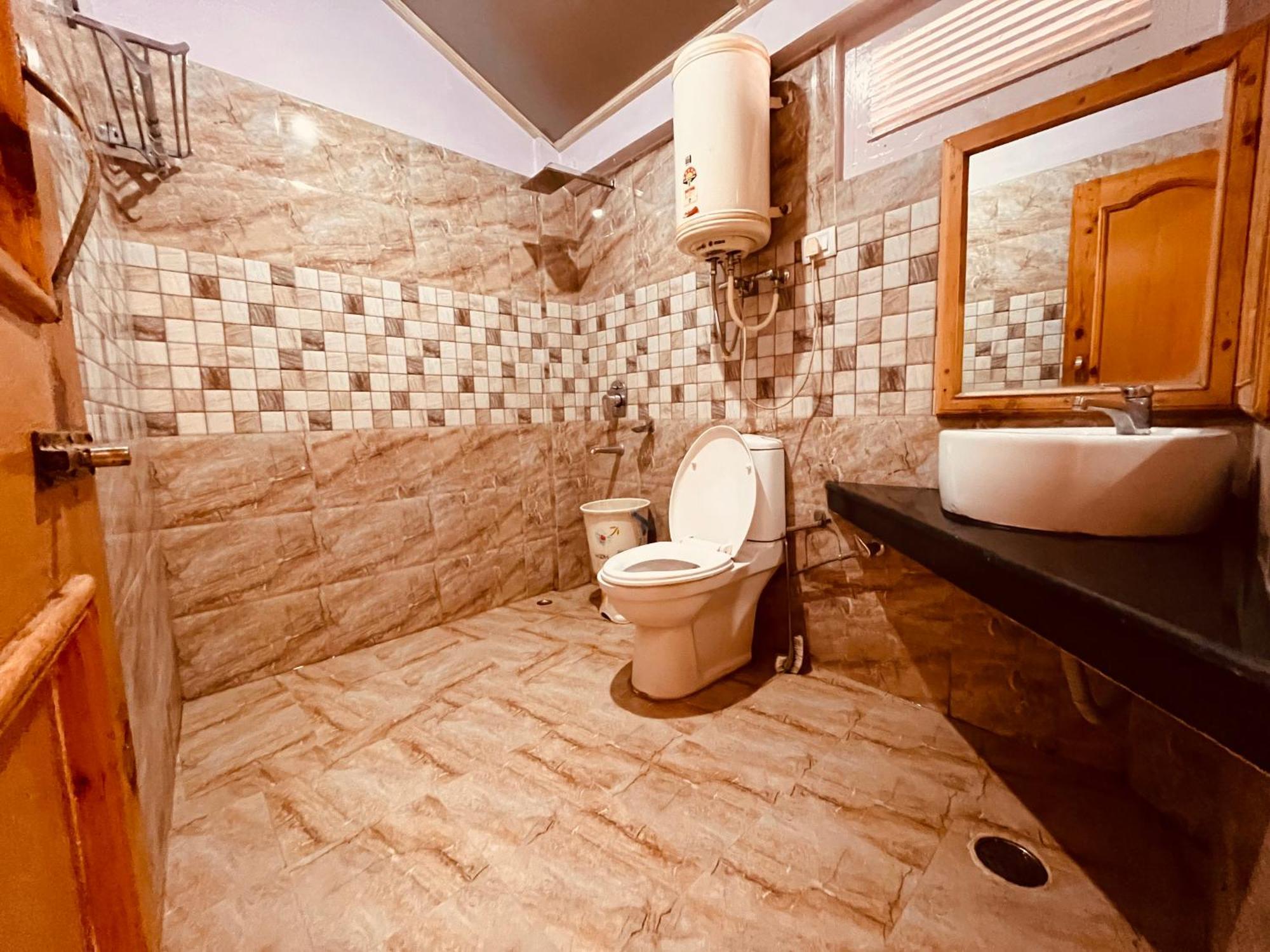 The Hollywood Vibes - #Riverview #Premium Rooms #Prime Location #Most Awarded #Parking #Top Rated #Open Terrace #Best Selling Hotel In Manali Экстерьер фото